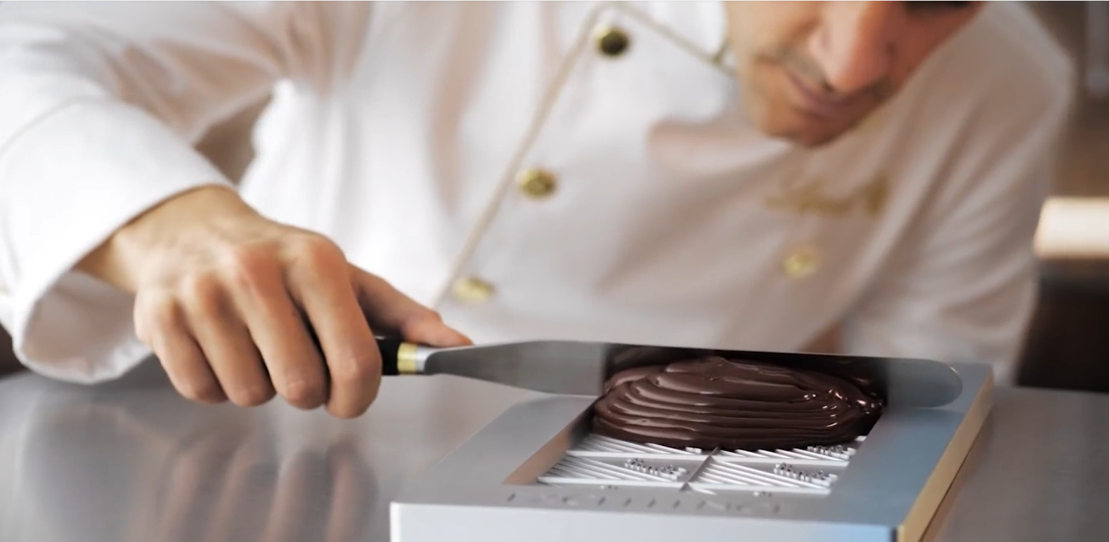 Musique pub lindt excellence veillez tous vos sens Mai 2021