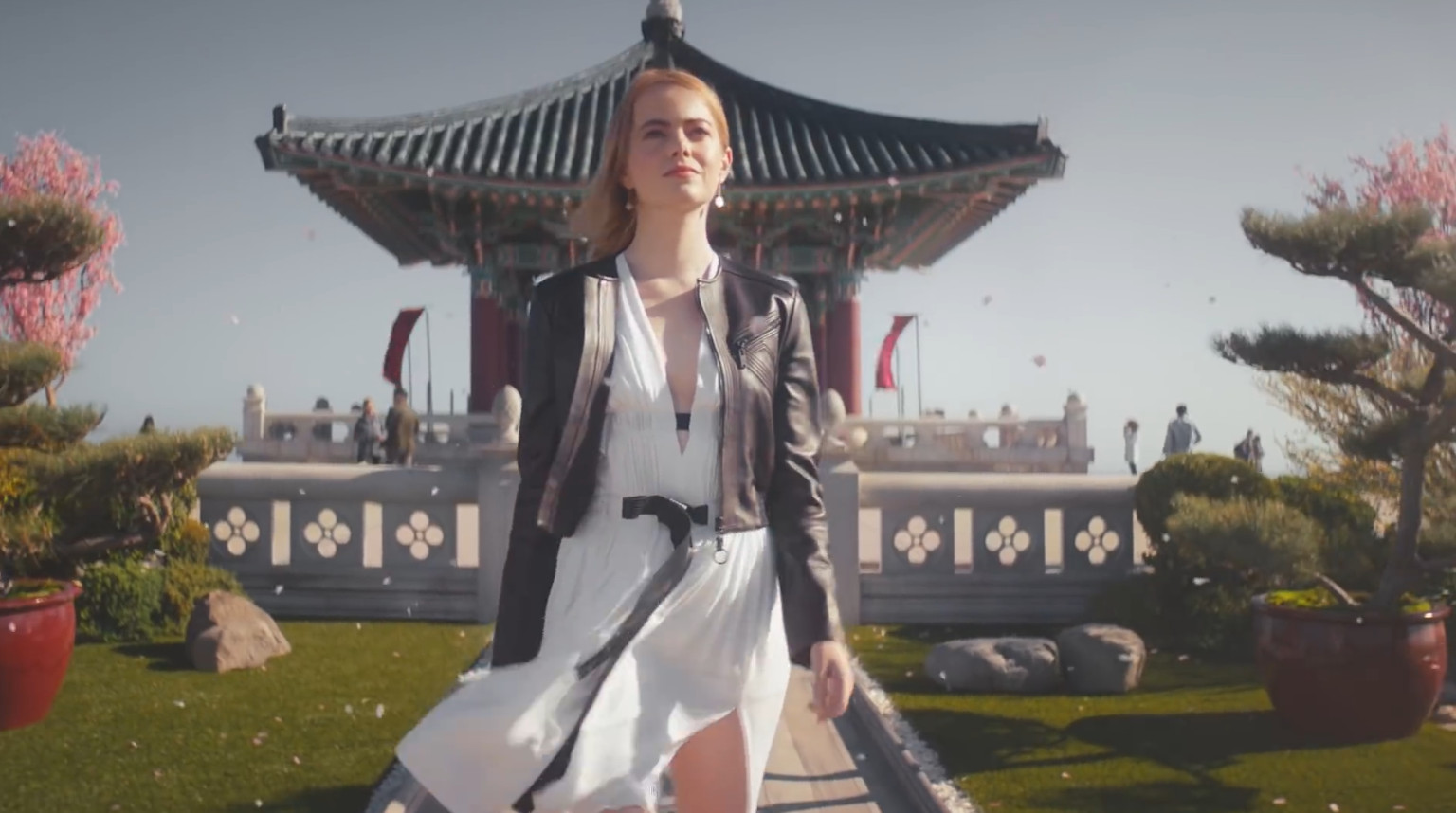 Parfums Louis Vuitton - Attrape-Rêves - Emma Stone - Packshotmag