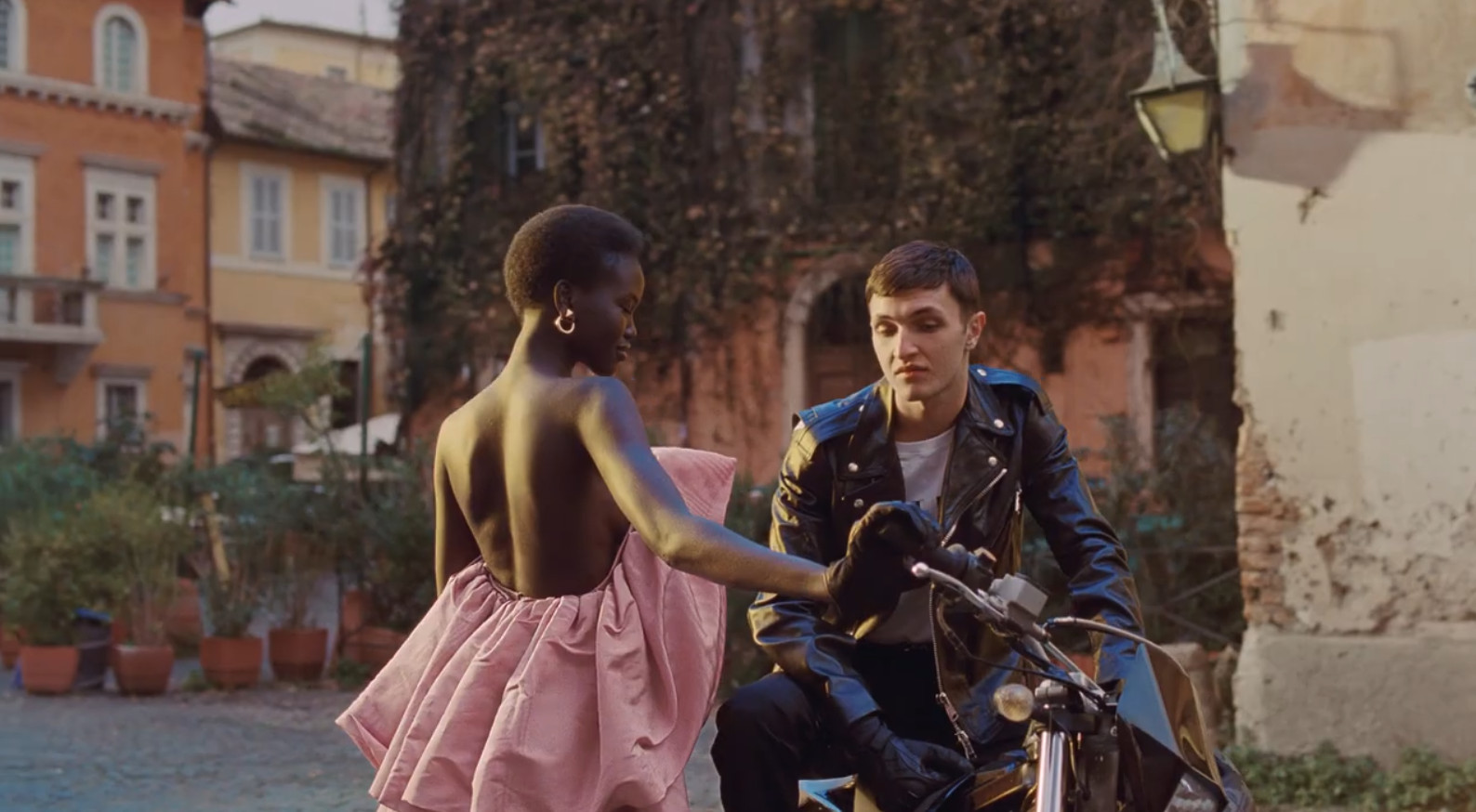 Valentino - Born In Roma - Packshotmag