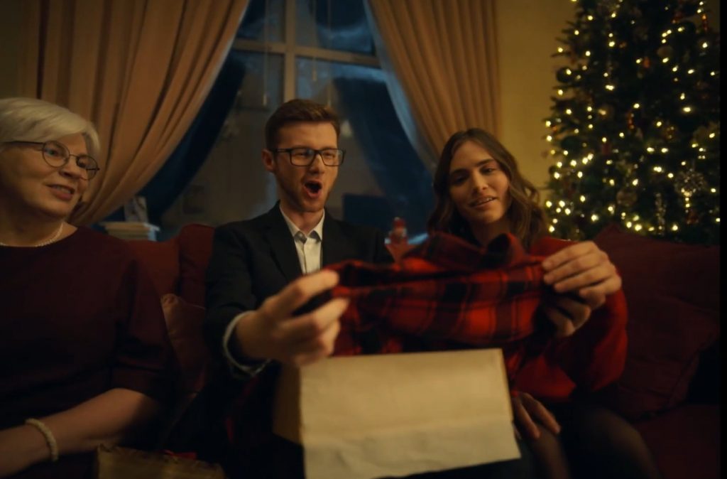Celio Be normal Noël Packshotmag
