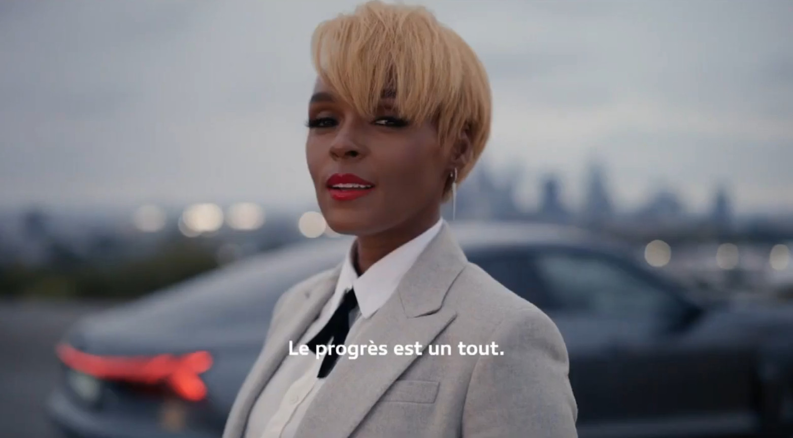 Pub Audi E Tron 2022 Actrice