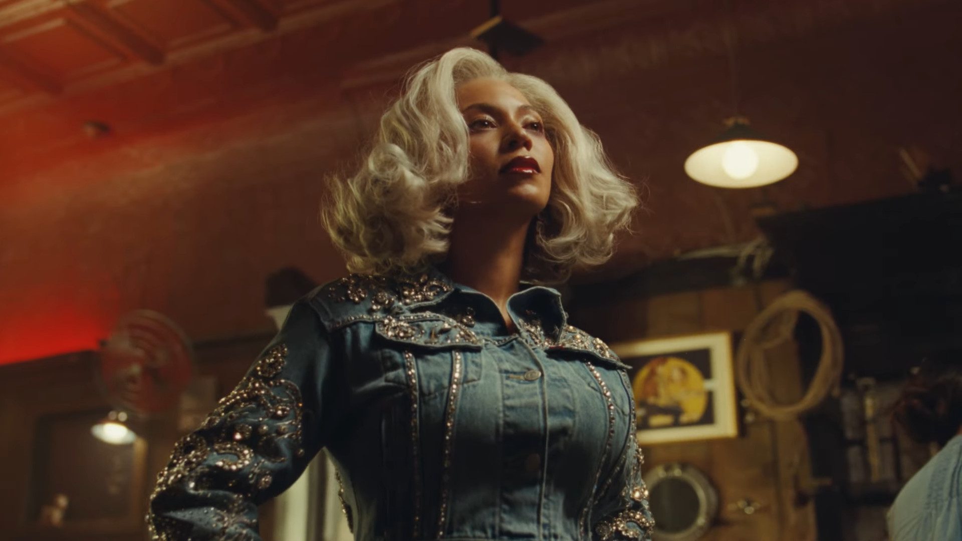 Levi’s- Beyoncé - Chapitre 2 Pool Hall - Packshotmag