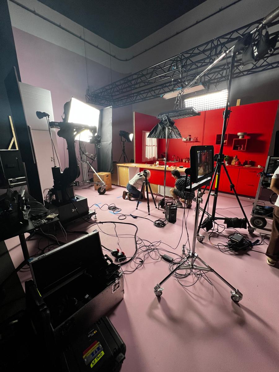 Location studio TV et plateau TV de tournage à Paris